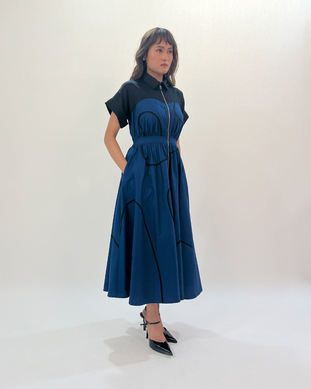 Cup Stem Zip Dress